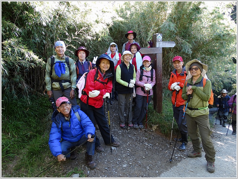 2014-09-29 07-35-17奇萊南峰登山口.JPG